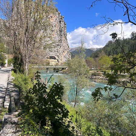 Le Long Du Verdon Castellane Exterior photo
